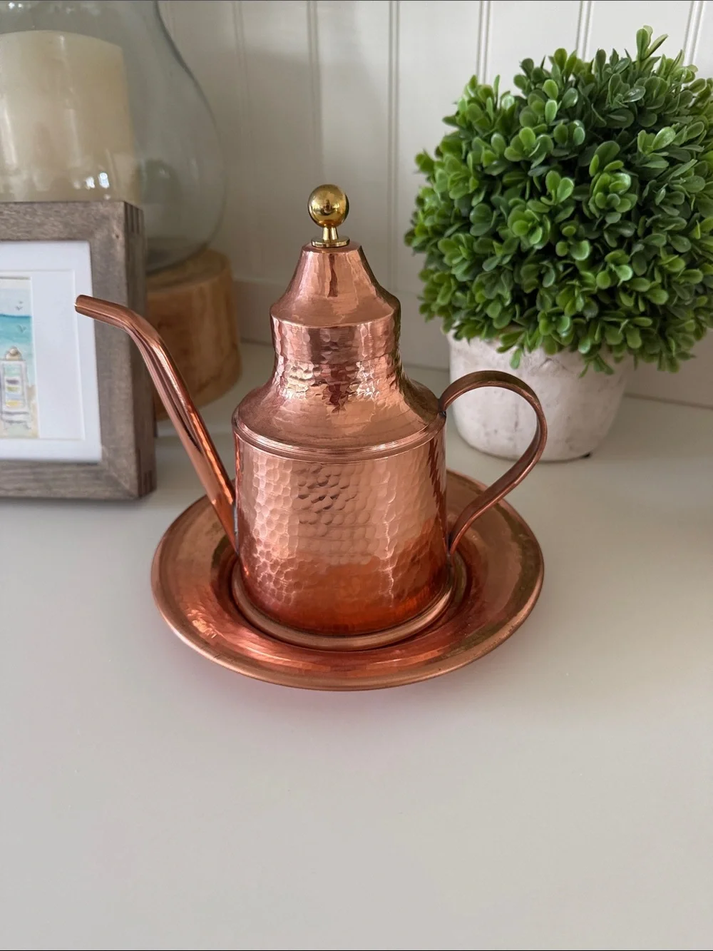 Hammered Copper Oil Pourer with Tray - Copper Finish.